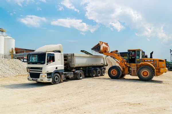 Beneficios de contratar un servicio de gestión administrativa y contabilidad especializada en transporte industrial en España